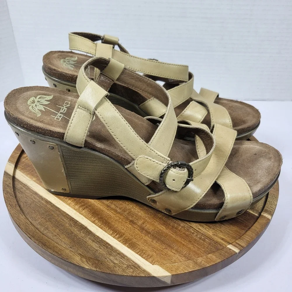 Dansko Womens 41‎ Leather Wedge Sandals Beige Studded Strappy 1907039300